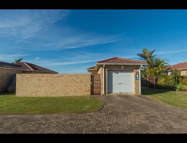 2 BEDROOM TOWNHOUSE FOR SALE IN LORRAINE